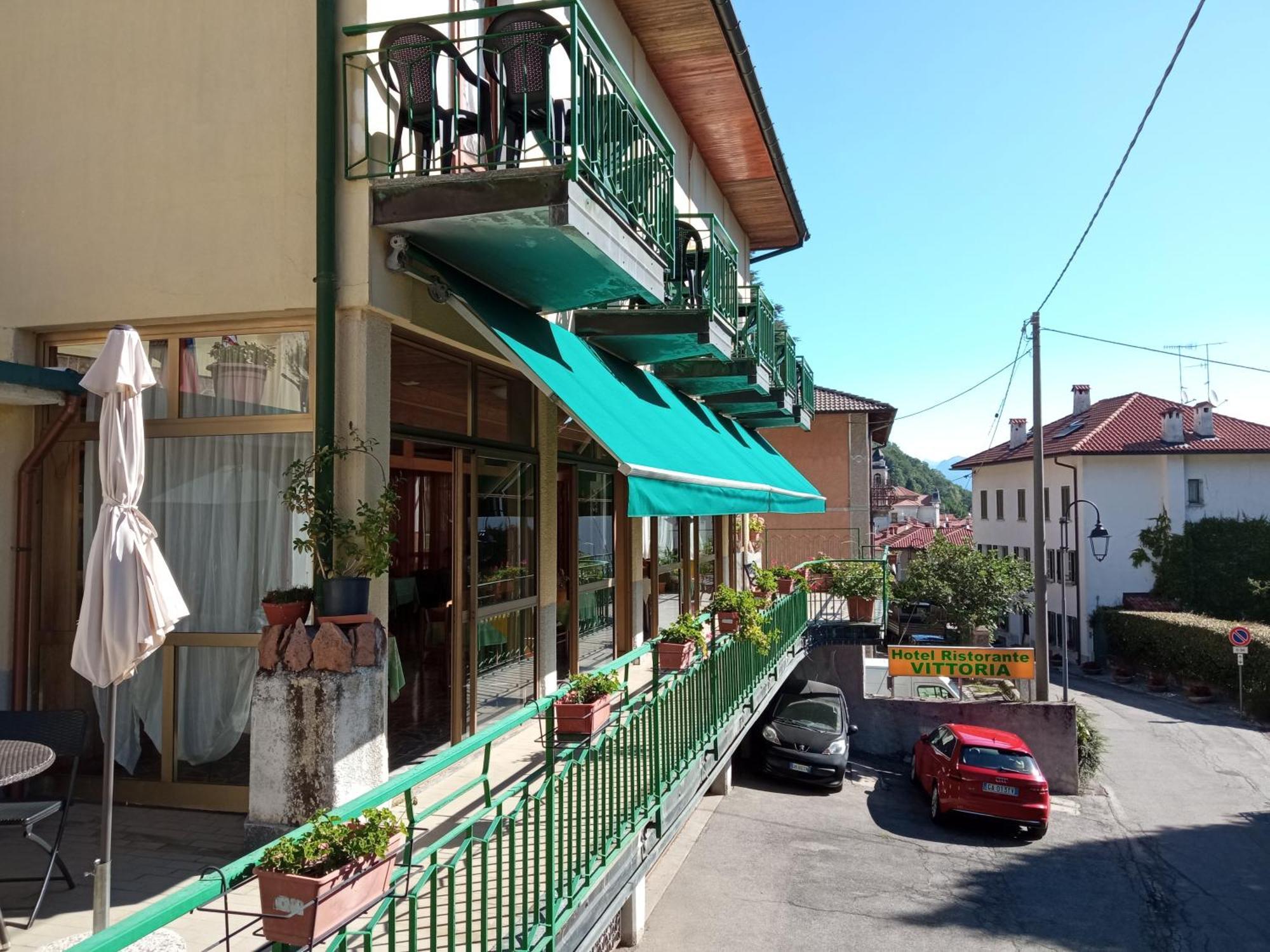 Hotel Vittoria Essential Comfort & Ristorante 马兹奥 外观 照片