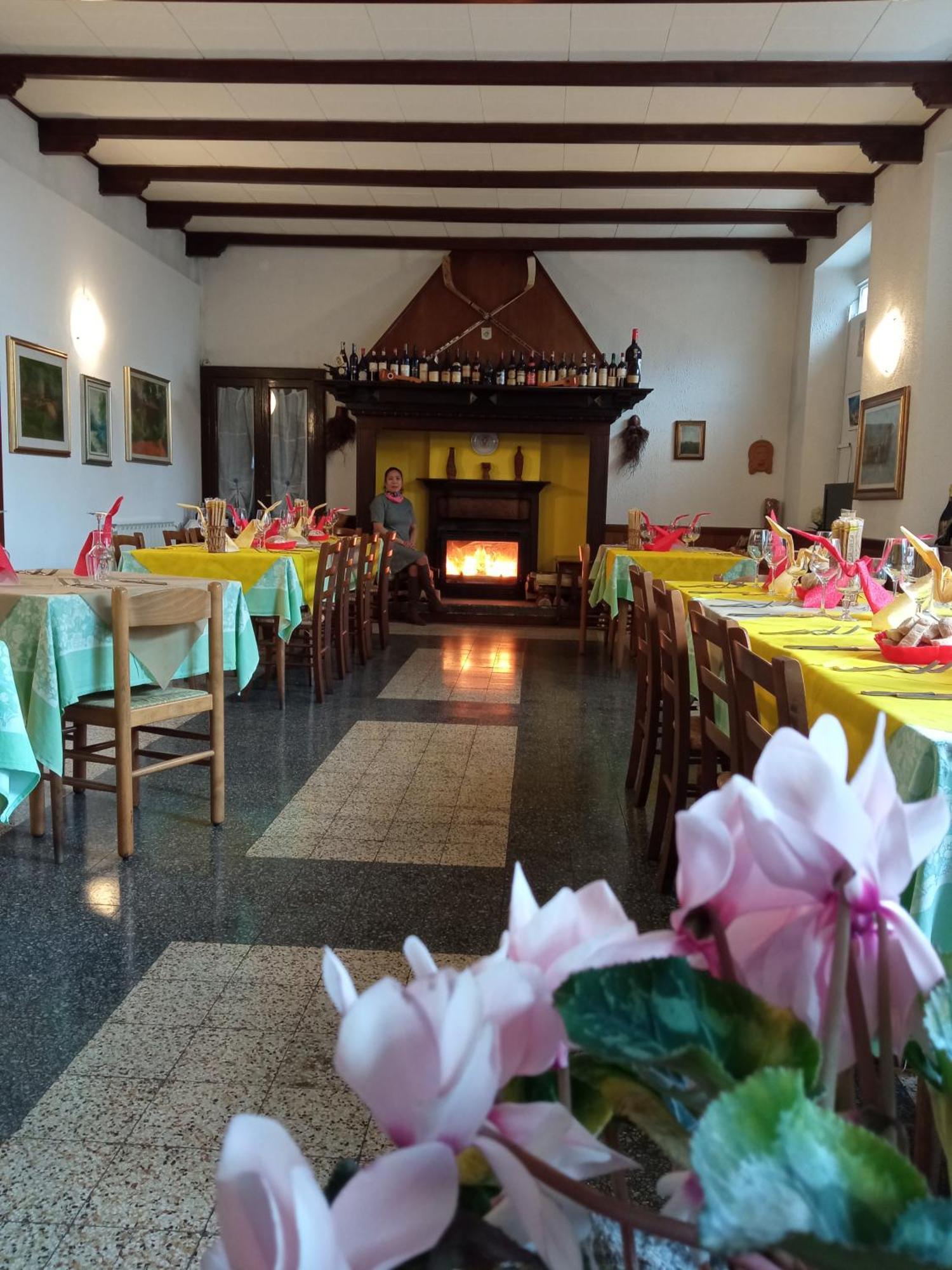 Hotel Vittoria Essential Comfort & Ristorante 马兹奥 外观 照片